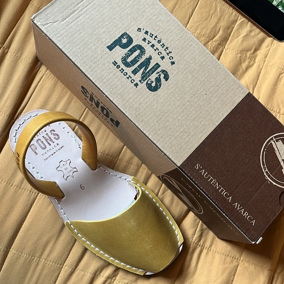 NWT Saffron yellow leather Pons Avarcas - Picture 7 of 9